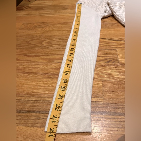 Club Monaco sweater, Size Small - Picture 7 of 9